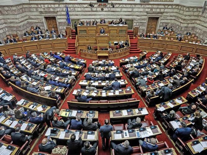 Парламент Греции проголосовал против разделения церкви и государства